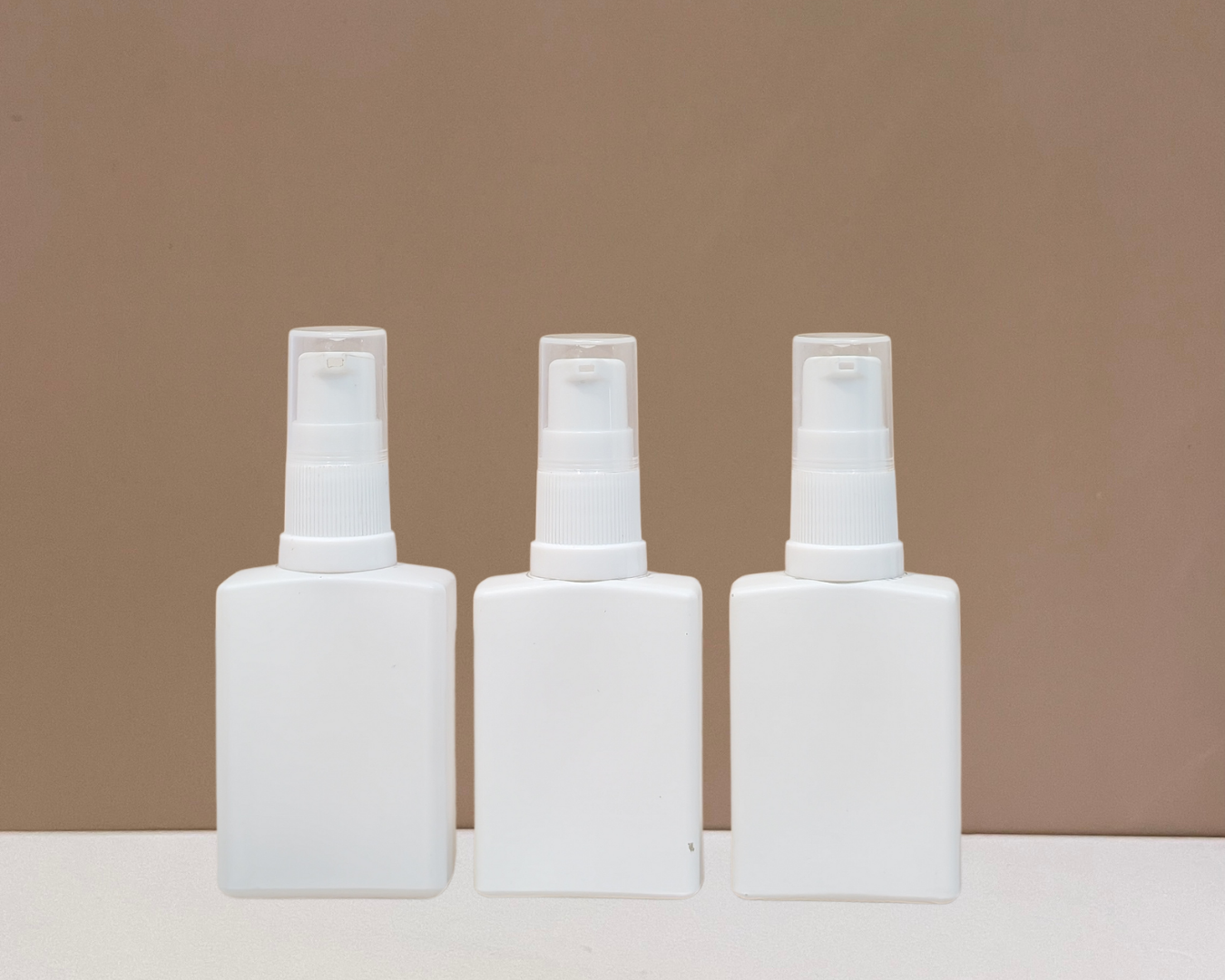 30ml Rectangle Glass Bottle with White Treatment Pump
