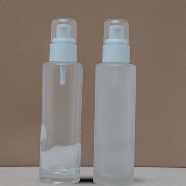 100Ml Glass Bottle With White Treatment Pump (Flat)