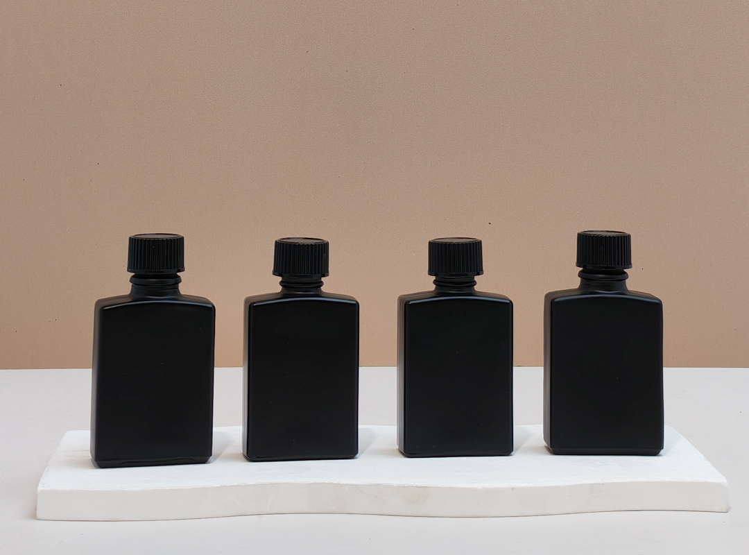 30ml Matte Black Rectangle Glass Bottle