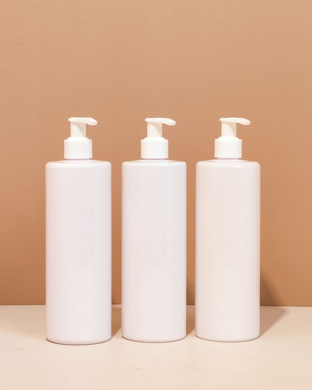 500Ml Tall Pet Bottle With Old White Lotion Pump