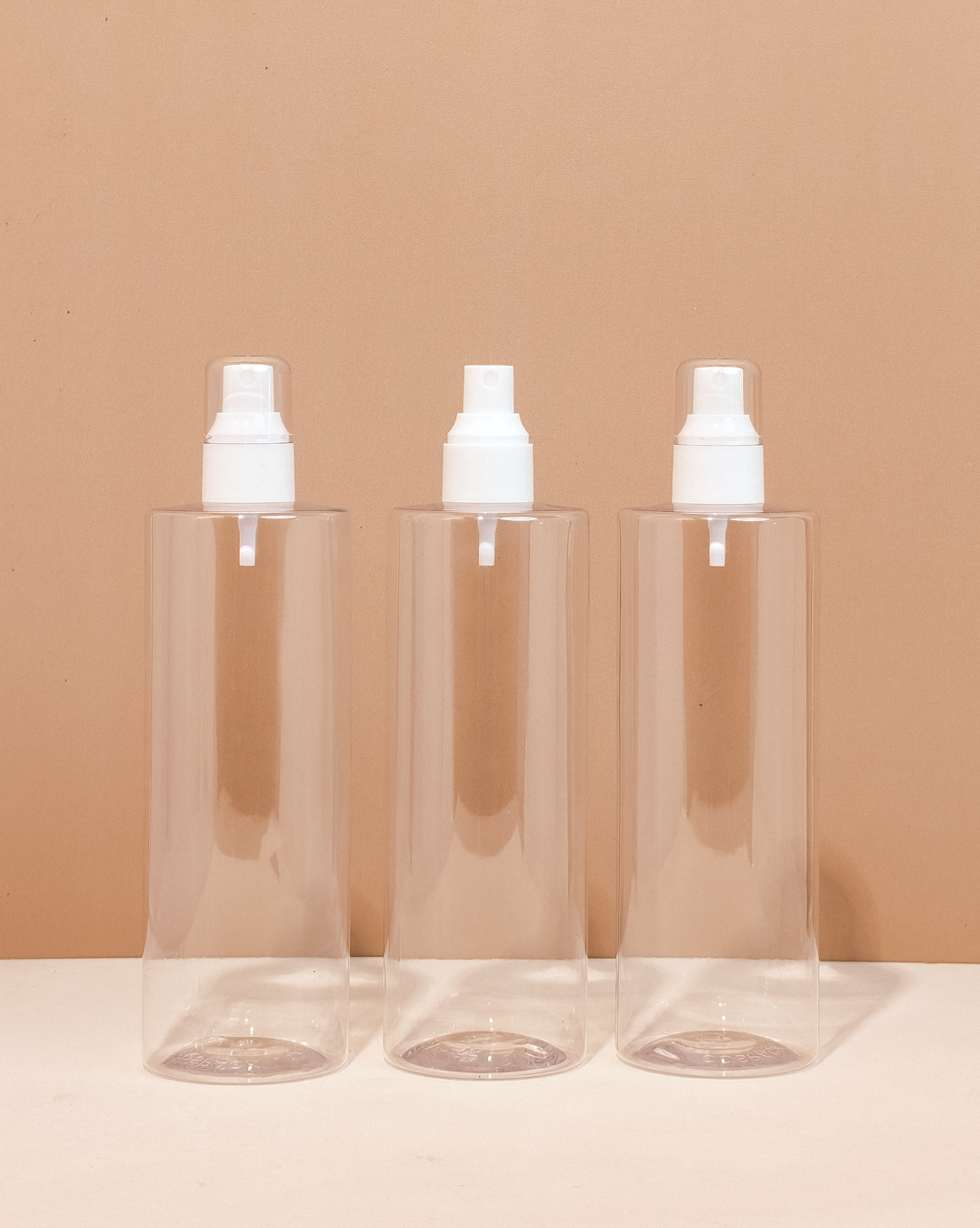 500Ml Tall Pet Bottle With White Mist Spray
